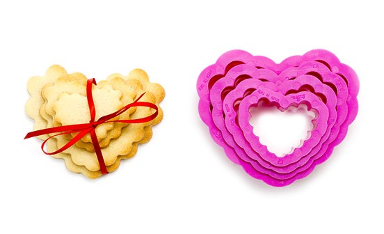  Foto: DECORA - Set 4 tagliapasta cuore festonato