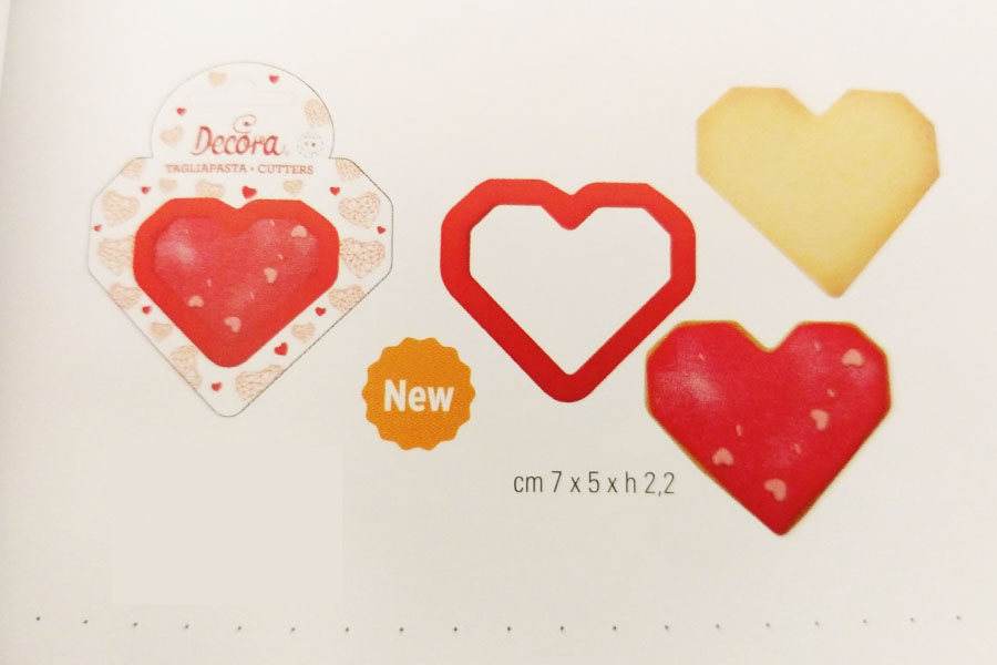  Foto: Decora - tagliapasta cuore in plastica